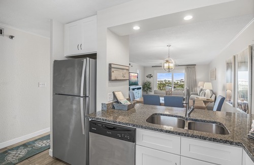 Holiday Isle Condo | The Islander 415 Platinum Plus Unit with W/D -Seasonal Beach Service