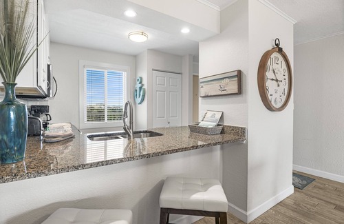 Holiday Isle Condo | The Islander 415 Platinum Plus Unit with W/D -Seasonal Beach Service