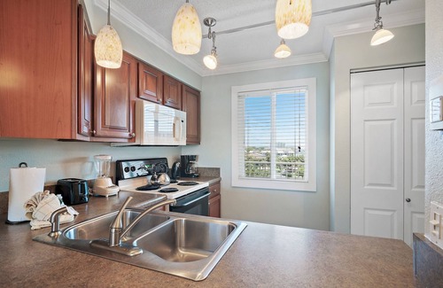 Holiday Isle Condo | The Islander 512 - Sunset View Beach (Seasonally) Heated Pools