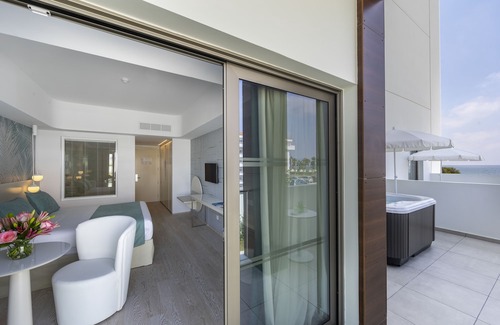 Geroskipou Hotel | The Ivi Mare - Designed for Adults
