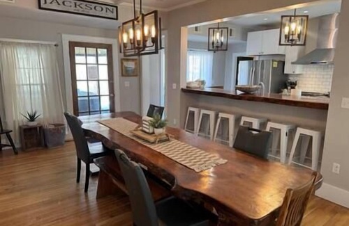 Jackson House | The Jackson House, Fireplaces, Pub, Hot Tub, Games