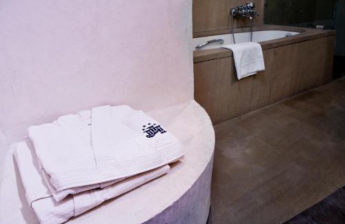 Sant' Ambrogio Hotel | The James Suite Hotel Firenze 1564 - Small Luxury Hotels of the World