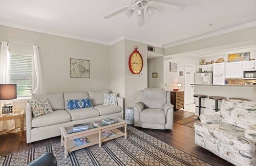 Saint Simons Heights Condo | The Jasmine Drift - Near Beach/Pool Access