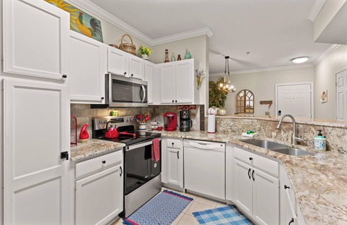 Saint Simons Heights Condo | The Jasmine Drift - Near Beach/Pool Access