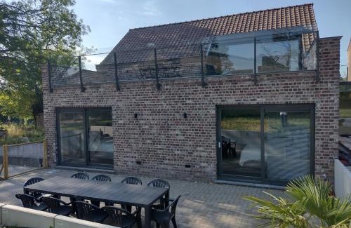 Brukom House | The Kettle House - Stable