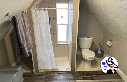 Great Falls House | The Kingfisher House - 4 bed, 2-1/2 Bath Victorian