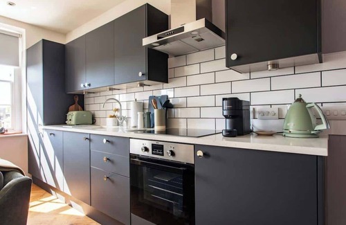 Bath Apartment | The Kings Springs - Central
