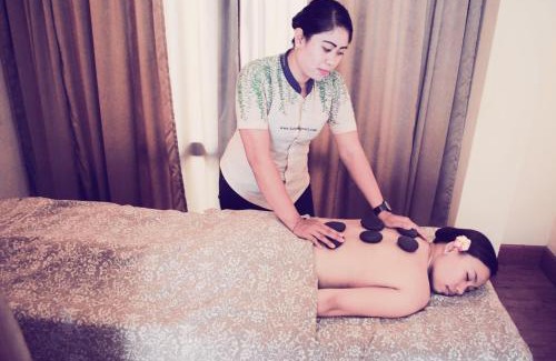 Legian City-Centre Hotel | The Lagoon Bali Pool Hotel and Suites