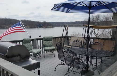 Bella Vista House | "The Lake House at Bella Vista". LAKEFRONT access to beautiful Loch Lomond!
