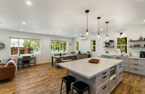 Sedro-Woolley House | The Lake Hut - a perfect place to relax and play on shore of Lake Whatcom