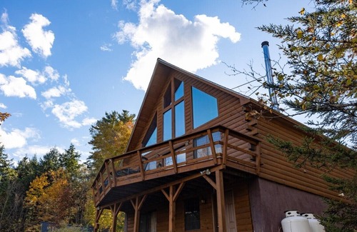 Woodsville House | The Lake's End - Beautiful Lakefront Log Home in the White Mountains