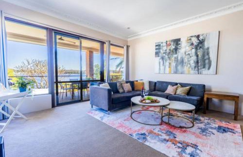 Fishing Point House | The Lakefront Haven