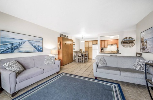 Central Okanagan Apartment | The Lakeside Condo #202
