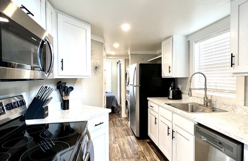 Clermont House | The Lakeview House - Lakeside Tiny Home Near Orlando