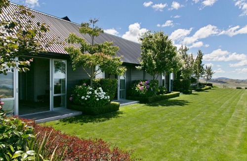 Acacia Bay House | The Lakeview House