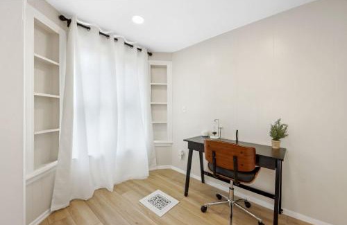 Edgewater House | The Lakewood Belle: Family Friendly Home 10 minutes to Downtown!