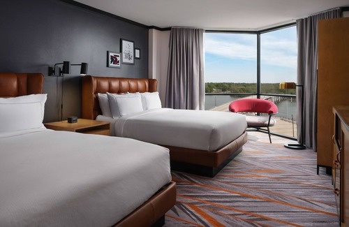 Victoria Boulevard Historic District Hotel | The Landing at Hampton Marina, Tapestry Collection by Hilton