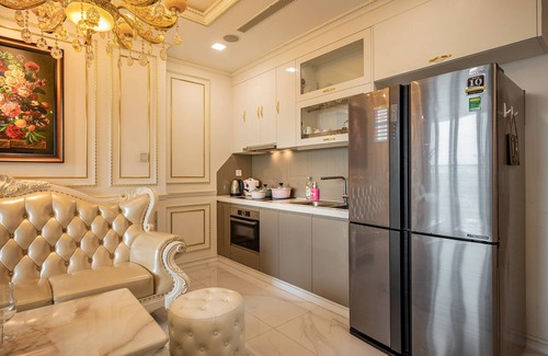 Hang Xanh Apartment | The Landmark 81 1BR Apartment Style Royal