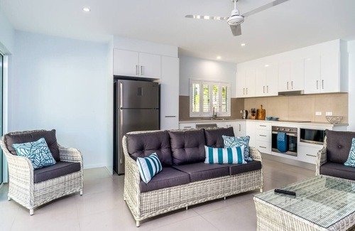 Palm Cove Villa | The Last Resort Villa 2