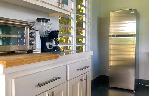 Corinthe Apartment | The Ledge - Sunrise Studio