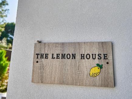 Spata-Artemida Resort | The lemon house