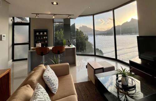 Scott Estate Apartment | The Leopard Rock Suite with uninterrupted beach views