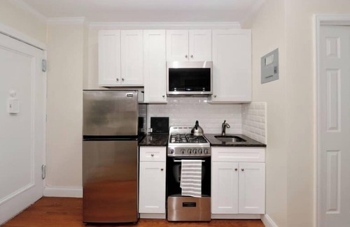 Midtown East Apartment | The Lexy IV Vibe 8628
