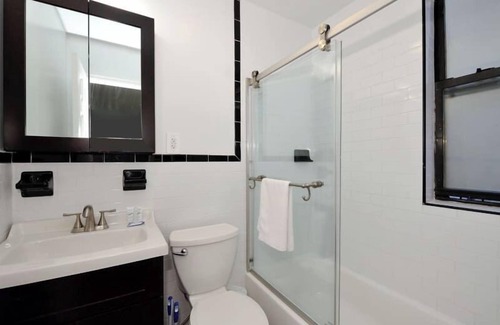 Midtown East Apartment | The Lexy IV Vibe 8628