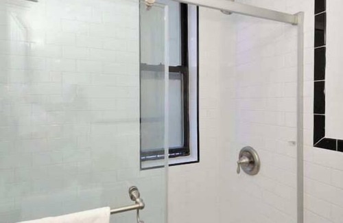 Midtown East Apartment | The Lexy IV Vibe 8628