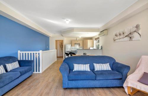 Port Willunga House | The Lighthouse - Port Willunga - C21 SouthCoast Holidays