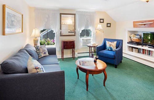 Edgartown House | The Lightkeepers Inn