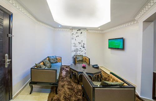 Lekki Phase 1 Hotel | The Lilygate Lagos
