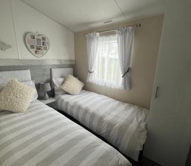 Girvan Other | The Linwood at StrathavonRentals