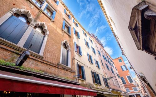 Castello Apartment | The Lion's House APT1