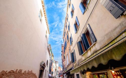 Castello Apartment | The Lion's House APT1