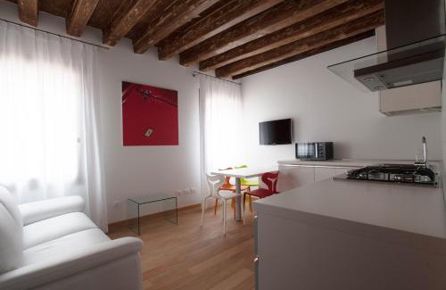 Castello Apartment | The Lion's House APT1