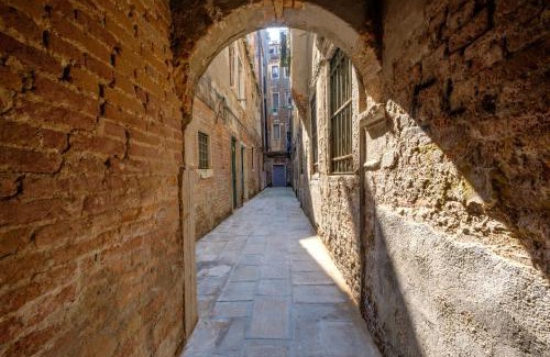 Castello Apartment | The Lion's House APT3