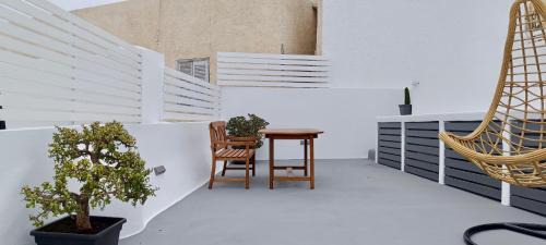 Fira Villa | The Lithos Villa by A Terre Cave Villas