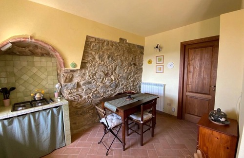 Montebuono Apartment | The little house of no time upstairs