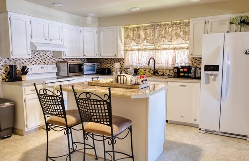 Niagara Falls Bed & Breakfast | The Little bed & breakfast in Niagara Falls, NY