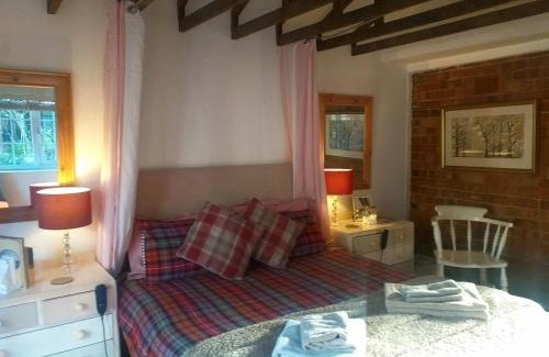 Hull House | The LITTLE HOUSE in HULL