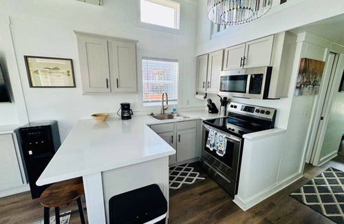 Austin Apartment | The Little Lonestar | Pool & Hot Tub