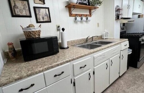 Weirton Apartment | The Little Nook