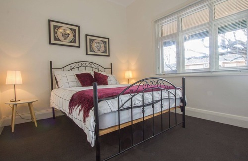 Erindale House | The living is easy in this generously proportioned 1920’s Bungalow