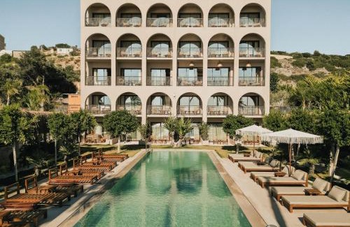 Cesme Hotel | The Local House Ayasaranda