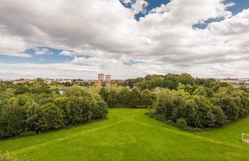 Restalrig Apartment | The Lochend Park View Residence No 2