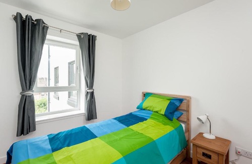 Restalrig Apartment | The Lochend Park View Residence No 2