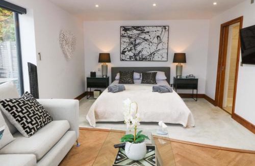 Llangefni House | The Lodge at Dafarn Newydd