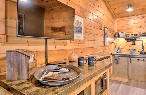 Bryson City Cabin | The Lodge Nantahala River. Bryson city, North Carolina. Suite #4