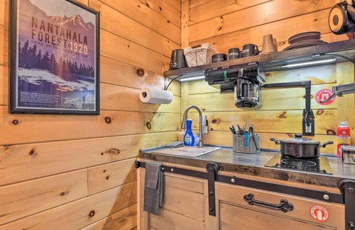 Bryson City Cabin | The Lodge Nantahala River. Bryson city, North Carolina. Suite #6